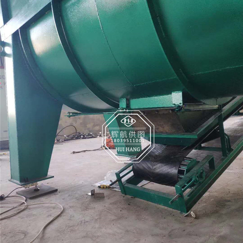 牛糞有機肥生產(chǎn)線設(shè)備安裝現(xiàn)場