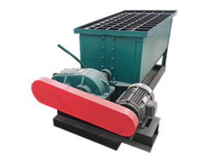 臥式有機(jī)肥料攪拌機(jī)