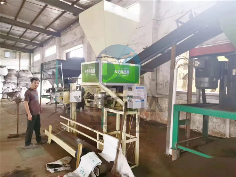 廣東客戶年產(chǎn)1萬噸免烘干有機肥顆粒生產(chǎn)線 帶料試機