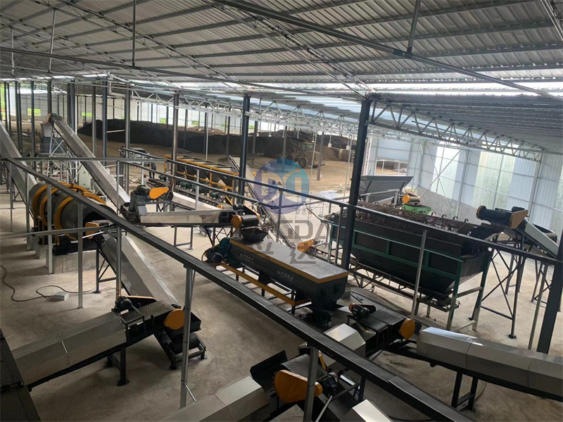 粉劑有機(jī)肥料生產(chǎn)設(shè)備安裝現(xiàn)場(chǎng)