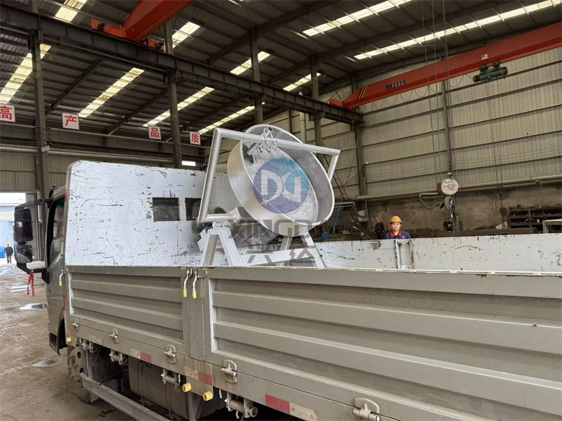 不銹鋼圓盤造粒設(shè)備出口現(xiàn)場