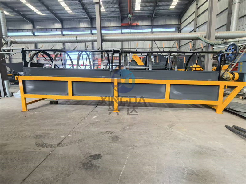 有機肥設(shè)備篩分機加工現(xiàn)場