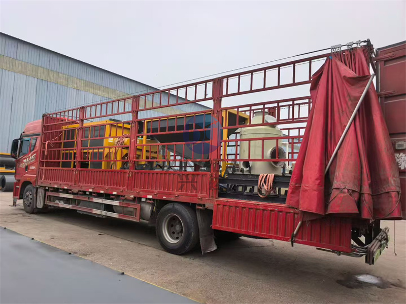 3立方有機肥臥式發(fā)酵設(shè)備發(fā)貨現(xiàn)場