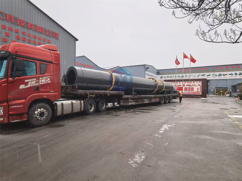 年產(chǎn)5萬噸有機(jī)肥生產(chǎn)線發(fā)貨現(xiàn)場