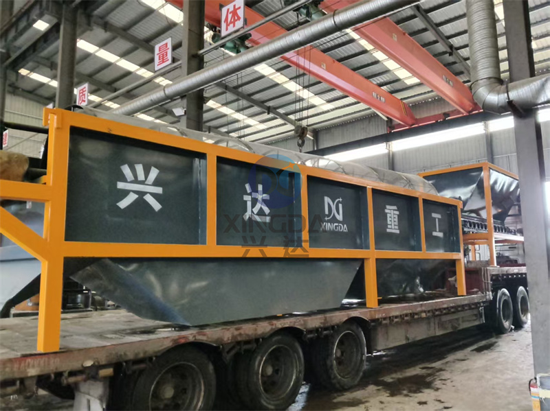 豬糞有機(jī)肥生產(chǎn)線發(fā)貨現(xiàn)場