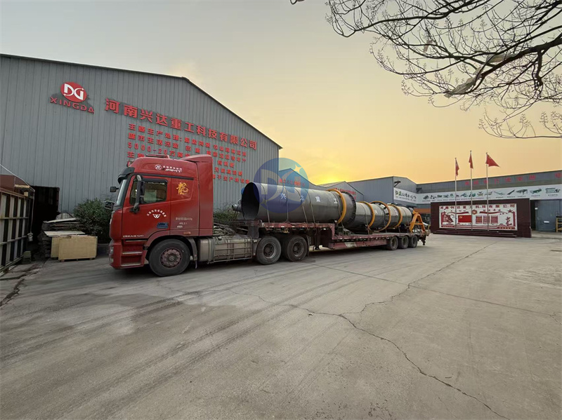 鵝糞有機(jī)肥生產(chǎn)線發(fā)貨現(xiàn)場(chǎng)